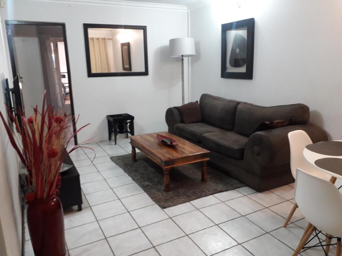 Protea Park Self Catering Guesthouse Rustenburg Dış mekan fotoğraf