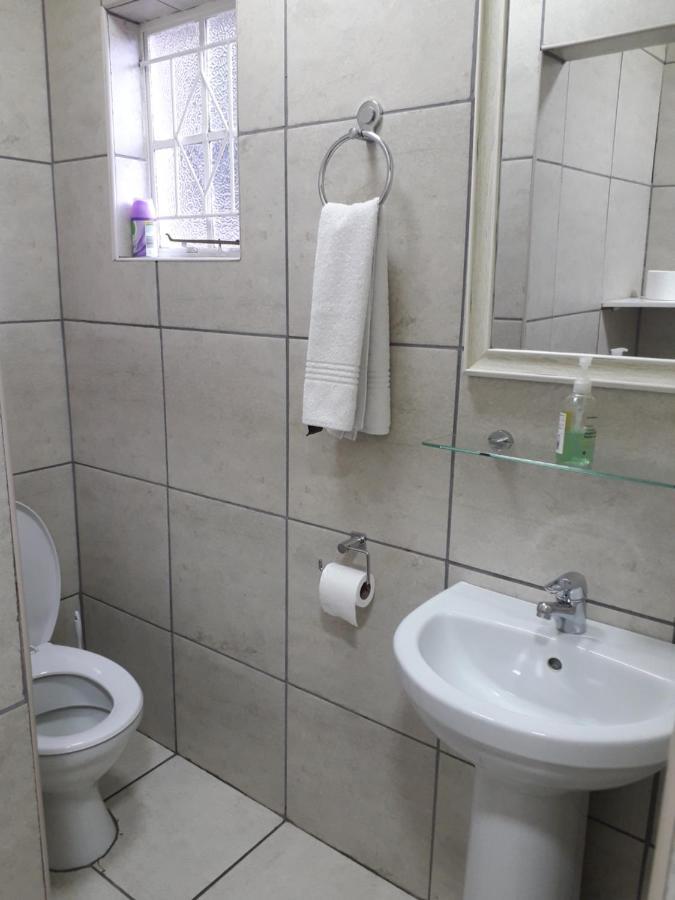 Protea Park Self Catering Guesthouse Rustenburg Dış mekan fotoğraf
