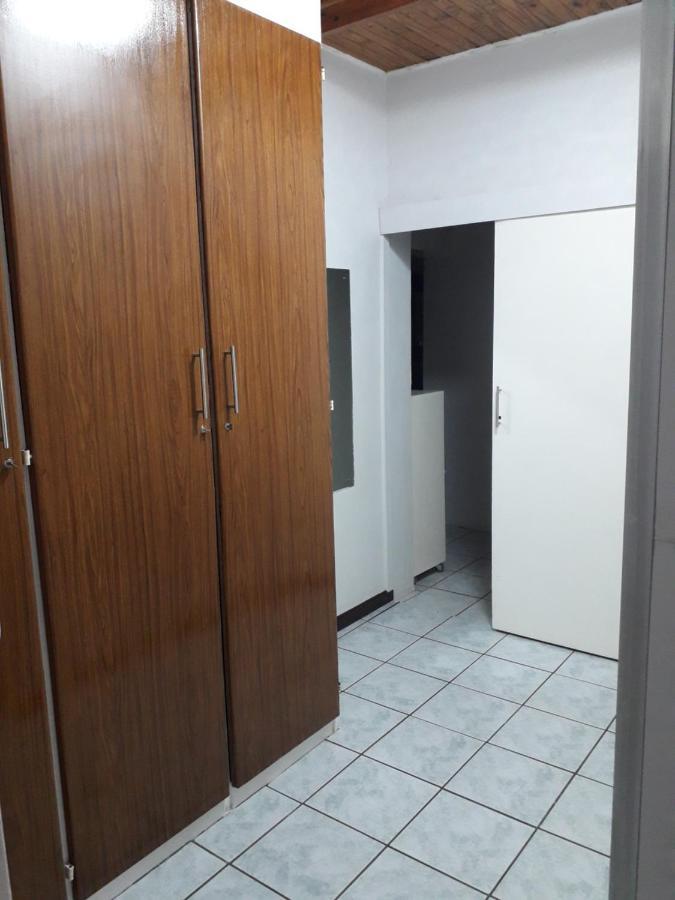 Protea Park Self Catering Guesthouse Rustenburg Dış mekan fotoğraf