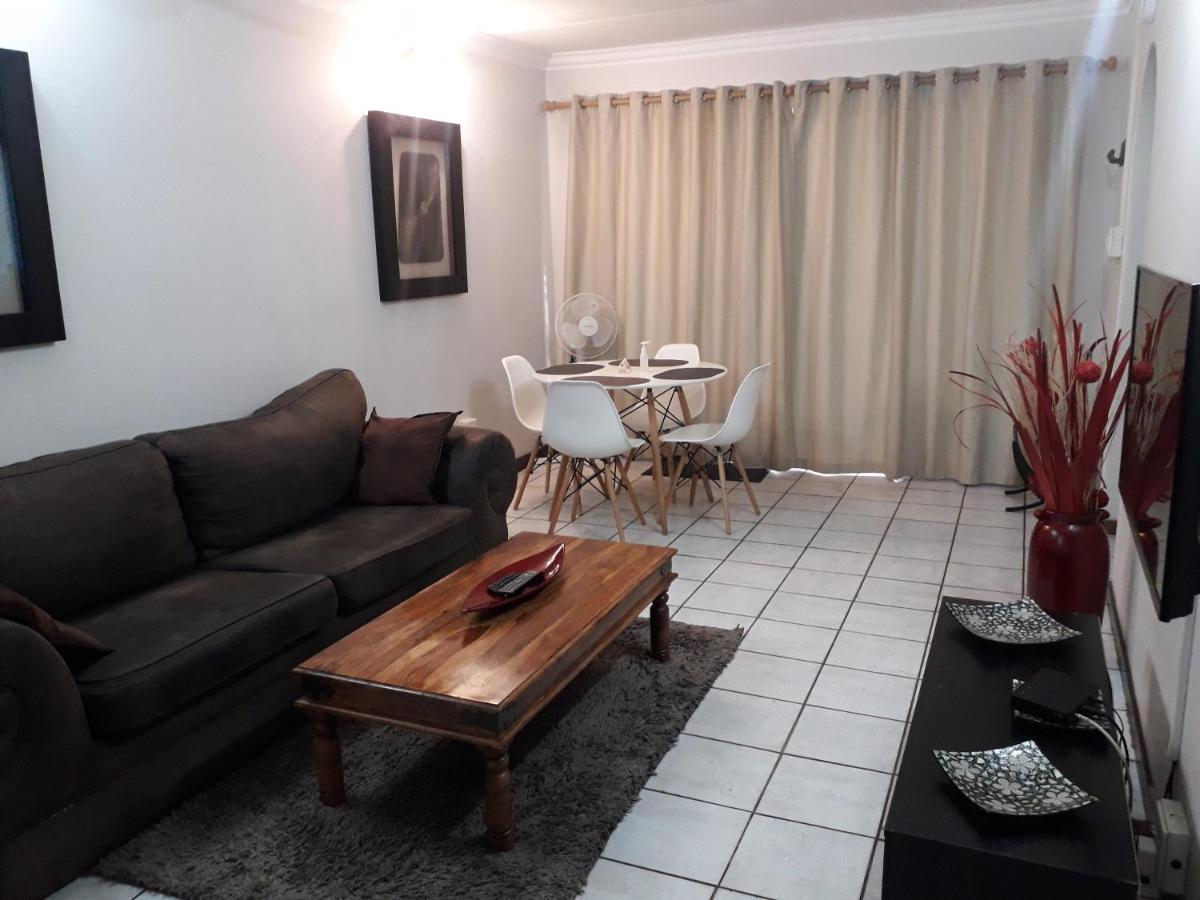 Protea Park Self Catering Guesthouse Rustenburg Dış mekan fotoğraf